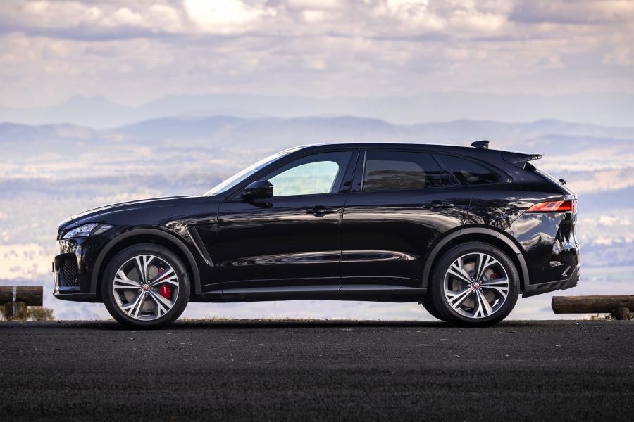  Jaguar F-Pace SVR 2019 года  (AU) (фото 12 из 40)